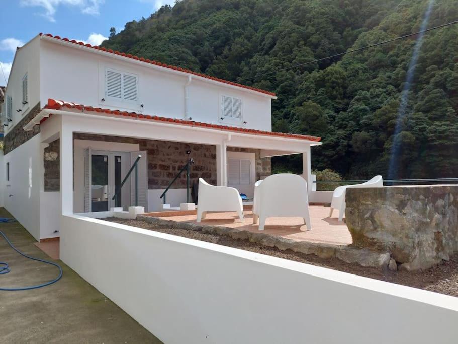 فيلا Casa Do Sanguinho Faial da Terra المظهر الخارجي الصورة